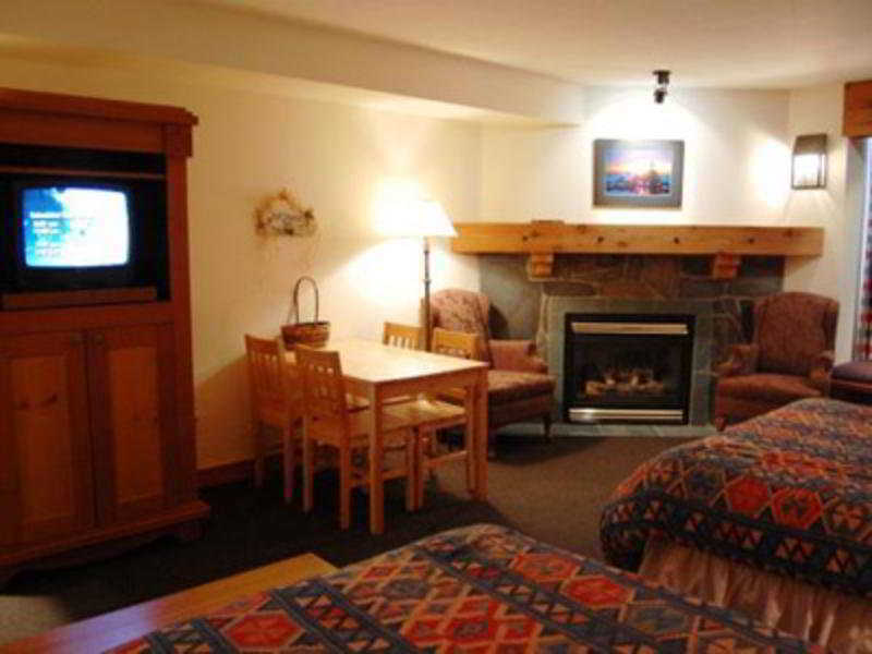 White Crystal Inn Big White Eksteriør billede