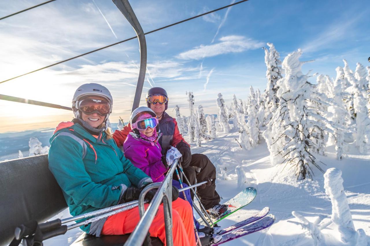 White Crystal Inn Big White Eksteriør billede